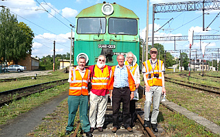 Pasjonaci kolei z Anglii i Holandii zwiedzają dworce